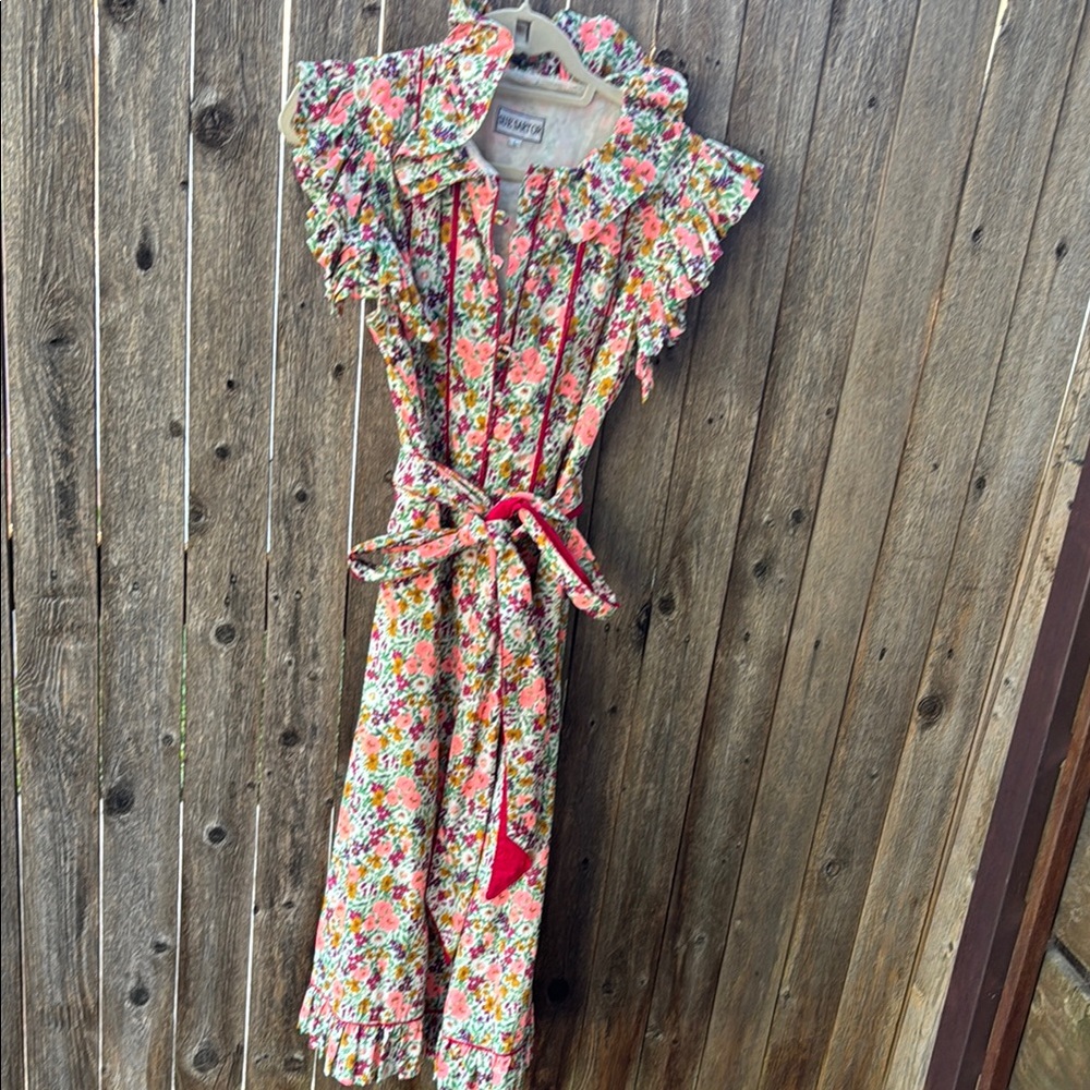 Beautiful vintage Sue Sartor Floral Ruffle dress size l
